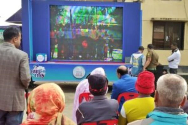 ‘গণভোট ও সংসদ নির্বাচন, দেশের চাবি আপনার হাতে’ :বাগেরহাটের ফকিরহাটে ভোটের গাড়ির ব্যতিক্রমধর্মী গণসচেতনতা কার্যক্রম